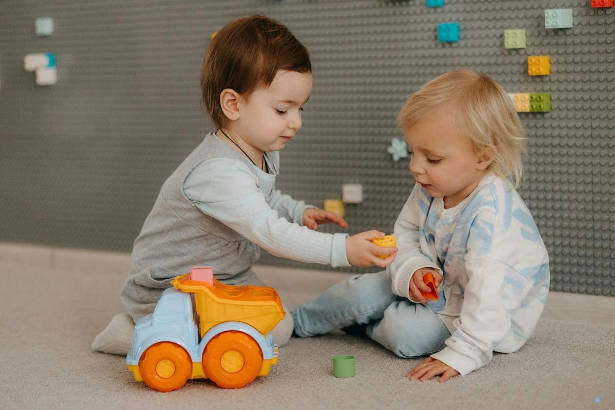Brinquedos Seguros para Crianças Pequenas